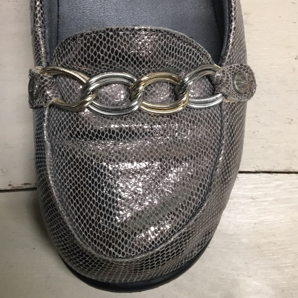 Vionic Loafers - Picture 3 of 7